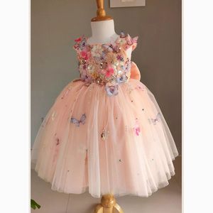 Bellissimo Abito da Cerimonia per Damigella, Vestito da Principessa per Bambine con Collo Tondo, Senza Maniche, Lunghezza al Ginocchio, Fatto a Mano e Vaporoso - Product Image 2