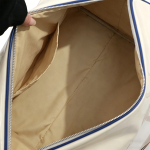 Sac de voyage week-end en cuir brillant avec compartiment à chaussures, grand sac de voyage imperméable pour les voyages d'affaires et le sport - Product Image 6