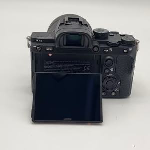 Cámara sin Espejo <span class=keywords><strong>Sony</strong></span> <span class=keywords><strong>A7III</strong></span>+28-70 Usada, Lista para Venta al Por Mayor, Ideal para Abastecimiento al Por Mayor, Cámara de Video 4K, Full-Frame - Product Image 5