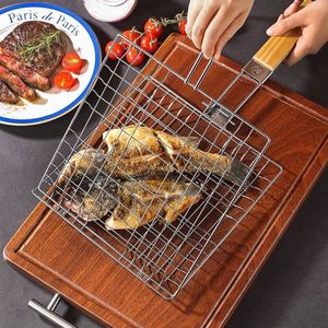 Cesta de barbacoa plegable de hierro con mango de madera para camping al aire libre, cesta para asar pescado - Product Image 3