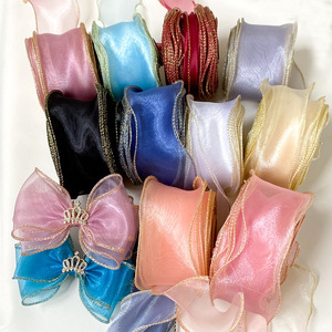 Ruban en organza floral personnalisé pour emballage cadeau de Noël avec bord doré et accessoires vestimentaires anti-plis - Product Image 4