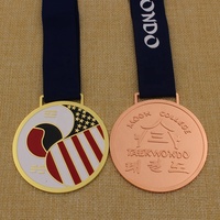 Médaille de sport personnalisée en alliage de zinc argenté durable, logo personnalisé, récompense de marathon, cordon imprimé sur mesure, coffret cadeau