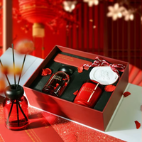 Bougie parfumée Red Cup avec mèches en bambou et ensemble diffuseur de fleurs - Approvisionnement en lot par l'usine pour collection de parfums de luxe pour la maison