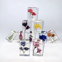 Presse-papiers en résine transparente fait main et personnalisable avec spécimen de fleur séchée véritable, ornement en résine ambrée, serre-livres, artisanat de bureau