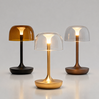 Lampe LED portable de luxe avec abat-jour en verre en forme de champignon pour l'hôtellerie, les restaurants, les hôtels, les cafés, les mariages, la décoration de table