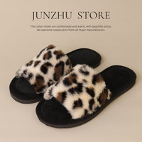 Bottes d'hiver à imprimé rayé en peluche avec sangle croisée, semelle extérieure en EVA antidérapante, doublure en fourrure artificielle chaude