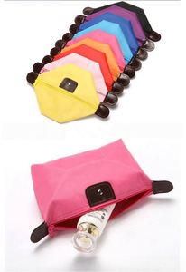 กระเป๋าเครื่องสำอางสุดชิคและกว้างขวาง: กระเป๋าใส่เครื่องสำอางสำหรับเดินทางช่วงฤดูร้อนสำหรับผู้หญิง - มีให้เลือกหลายแบบ - Product Image 3