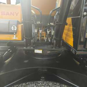 Mini-excavatrice sur chenilles Sany SY235C, poids opérationnel de 23 tonnes, capacité de la benne de 1,1 à 1,4 m³, fonctionnelle et intacte - Product Image 6