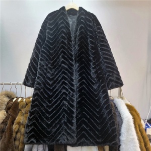 OUDINA Giacca Invernale Lunga Casual Calda a Spina <span class=keywords><strong>di</strong></span> Pesce Ecologica in Finta <span class=keywords><strong>Pelliccia</strong></span> <span class=keywords><strong>di</strong></span> <span class=keywords><strong>Visone</strong></span> per Donne - Product Image 2