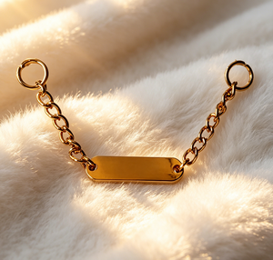 Etiquetas de Cuello de Aleación de Zinc con Diseño Personalizado y Marcas de Marca Únicas para Cuellos de Ropa y Accesorios de Mochilas - Product Image 6