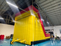 Grande toboggan gonflable et château gonflable, structure de jeux gonflable pour enfants, combo toboggan et château gonflable commercial.