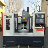 En stock VMC7124/XH7124 Petite fraiseuse verticale CNC automatique à trois axes de haute précision