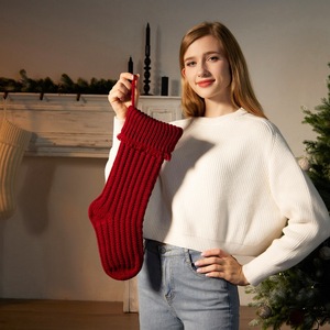 <span class=keywords><strong>Chaussettes</strong></span> de Noël tricotées personnalisées et en gros avec bordure à volants - Product Image 1