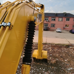 Excavatrice sur chenilles moyenne KOMATSU PC240-8N1 de 24 tonnes, modèle 2020, 1000 heures, capacité de la benne de 1,2 m³, occasion, excellent état, EPA CE - Product Image 4