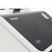 Scanner à alimentation par feuilles Kodak S2050, 80 feuilles ADF, détection multi-feuilles par ultrasons, capacité de 6000 pages par jour pour les services de bureau et les comptoirs.