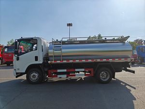 Nouveau prix usine Isuzu 5T 4x2 Camion-citerne à lait en acier inoxydable 304 de 5 m³ pour le <span class=keywords><strong>transport</strong></span> de produits laitiers et d'<span class=keywords><strong>eau</strong></span> potable - Product Image 4