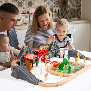 Set de Vías de Tren de Madera con Temática de Dinosaurios y Minas, 58 Piezas, para Niños de 2 a 4 Años - Product Image 2