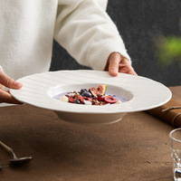 Vaisselle de camping moderne en céramique et porcelaine gaufrée, écologique, avec assiette à soupe à rebord large pour usage hôtelier