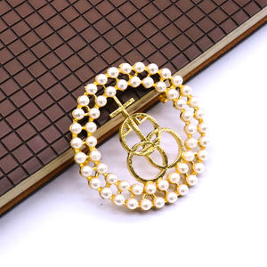 Nuevo lujo 18K chapado en oro <span class=keywords><strong>Casa</strong></span> <span class=keywords><strong>de</strong></span> <span class=keywords><strong>Dios</strong></span> <span class=keywords><strong>Iglesia</strong></span> Logo inspirado diseño alto pulido perla cubierta HGC señora joyería broche Pin - Product Image 4