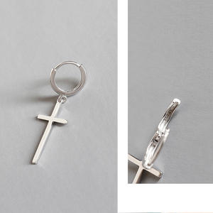 925 Sterling Silver croce Huggie <span class=keywords><strong>orecchini</strong></span> a cerchio minimalista croce fascino ciondola <span class=keywords><strong>orecchini</strong></span> di goccia Dainty croce <span class=keywords><strong>orecchini</strong></span> a cerchio donne uomini - Product Image 3