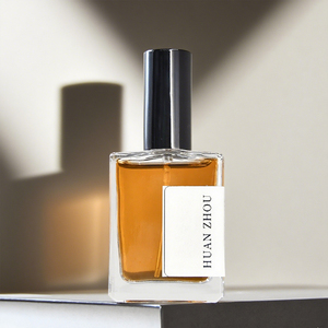 Sang Trọng Trong Suốt Hình Chữ Nhật Chất Lượng Cao 50Ml Trong Suốt Hình Chữ Nhật Vuông Rỗng Nước Hoa Thủy Tinh Phun Chai - Product Image 5