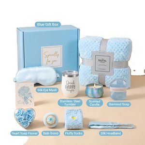 Relajante Set de Regalo Azul para el Cuidado Personal para Mujeres - Caja de Regalo de Cumpleaños y Navidad con Manta de Franela y Productos de Autocuidado - Product Image 2