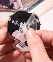 Porte-clés en acrylique personnalisé avec personnage d'anime, breloque de dessin animé imprimée, accessoire mignon pour décoration de bureau, idéal pour les cadeaux de fans