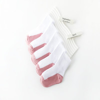 Vente en gros de chaussettes blanches de printemps et d'automne 2024 chaussettes décontractées en coton pour enfants chaussettes amples de sport blanches en coton pour enfants