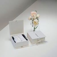 Boîte à bijoux en carton magnétique beige recyclé écologique avec insert en mousse et ruban nœud Logo personnalisé pour emballage cadeau