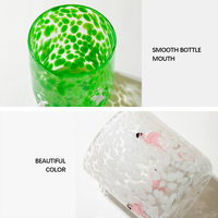 Verre à jus en verre artistique en gros avec incrustation de pois blancs et flamant rose, vaisselle estivale amusante pour les fêtes.