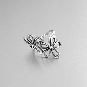 Anello Aperto Vintage con Motivo Floreale per Donne, Design Traforato Elegante e Semplice, Gioiello da Dito alla Moda - Product Image 4