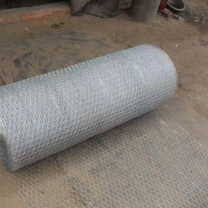 Filet hexagonal en fil de fer galvanisé pour volailles avec services de pliage et de découpe – Tailles 1/2'', 3/4'', 1'' - Product Image 1