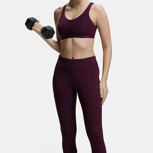 Soutien-gorge de sport sur mesure OEM pour femmes, idéal pour le yoga, l'entraînement et le fitness, en matière douce et respirante - Product Image 3