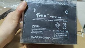 Batteries de moto YTX12-BS de haute qualité, vente directe d'usine, prix de gros en stock en Chine, 12V12AH - Product Image 4