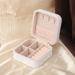 Boîte de rangement pour bijoux en cuir PU de luxe avec logo personnalisé, petite boîte de rangement portable pour bijoux de voyage - Product Image 6