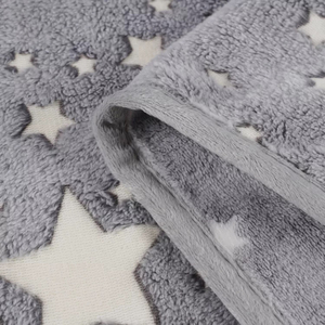 2023 nuova coperta di Design Glow In The Dark coperta da letto pieghevole leggera con coperta da tiro con <span class=keywords><strong>stelle</strong></span>