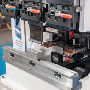 Presse plieuse électrique Longbo Press EP12-06, programmation CNC, entraînement servo, entièrement électrique, pression de 12 tonnes, presse plieuse pour barres omnibus - Product Image 3