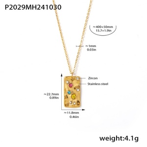 Collier vintage en acier inoxydable pour femme, avec pendentif carré à bulles en zircon coloré, résistant à l'eau - Product Image 3