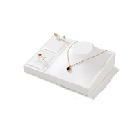 Ensemble de présentoirs à bijoux en cuir PU blanc pour bracelets, bagues et colliers