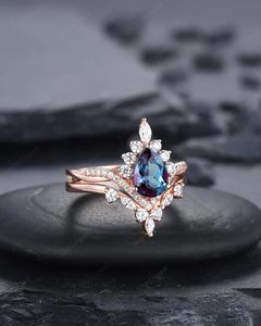 Anillo de Compromiso y Boda de Plata de Ley 925, Estilo Clásico, Corte Pera, Alejandrita, Chapado en Oro de 14K, Engaste de Garras, Certificado - Product Image 6