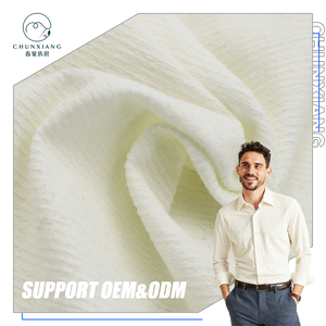 Tissu <span class=keywords><strong>Jacquard</strong></span> Gaufré 3D Anti-Plis Doux, Hypoallergénique et Durable (60% Coton, 40% Tissu Synthétique, 210 GSM, 170 CM) pour Chemises Décontractées, Robes et Vêtements d'Intérieur - Product Image 1