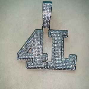 Collar con Colgante Personalizable de Letras y Números Grandes, Chapado en Plata con Incrustaciones de Circonia Estilo Punk, Diseño de Aleación Extra Grande - Product Image 3