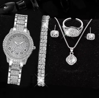 Meilleure vente en direct : Montre chinoise en alliage de style romain pour femme, entièrement sertie de diamants, avec bracelet et design Fortune-Bowl