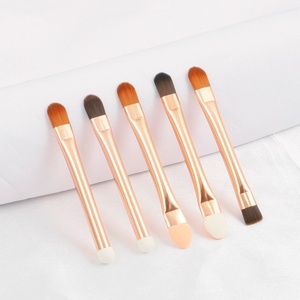 Pinceau de maquillage plat double en mousse, tube en aluminium or rose, applicateur de correcteur et d'ombres à paupières, pinceau de marque personnalisé - Product Image 1