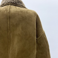 Veste Courte Femme en Daim et Sherpa à Col Contrastant, Boutonnée, Couleurs Personnalisables, Chaude et Tendance
