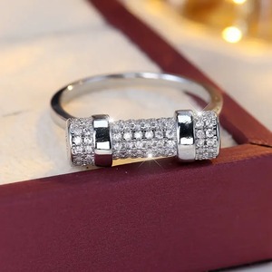 Anello con Design Geometrico a Forma di Manubrio, Anello Classico da Dito per Donne - Product Image 4