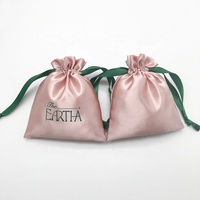Pochette en soie rose imprimée personnalisée en gros sac cadeau de luxe en satin pour bijoux avec ruban emballage textile