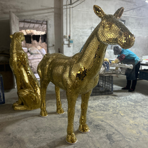 <span class=keywords><strong>Fragments</strong></span> Miroir Abstrait En Fibre De Verre Cheval Miroir Décoration Conception Animal Sculpture Populaire Blanc Couleur Maison Statue Décoration - Product Image 1
