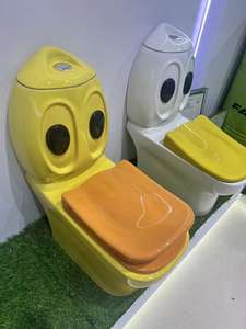 Nouvelle conception moderne de toilettes pour enfants en céramique monobloc à poser au sol, blanches, avec double chasse d'eau - Product Image 5