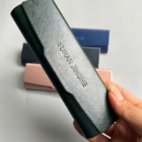 Ensemble d'emballage personnalisé pour lunettes de soleil en cuir PU rigide magnétique avec logo sur mesure, comprenant un étui à lunettes et une pochette pour lunettes